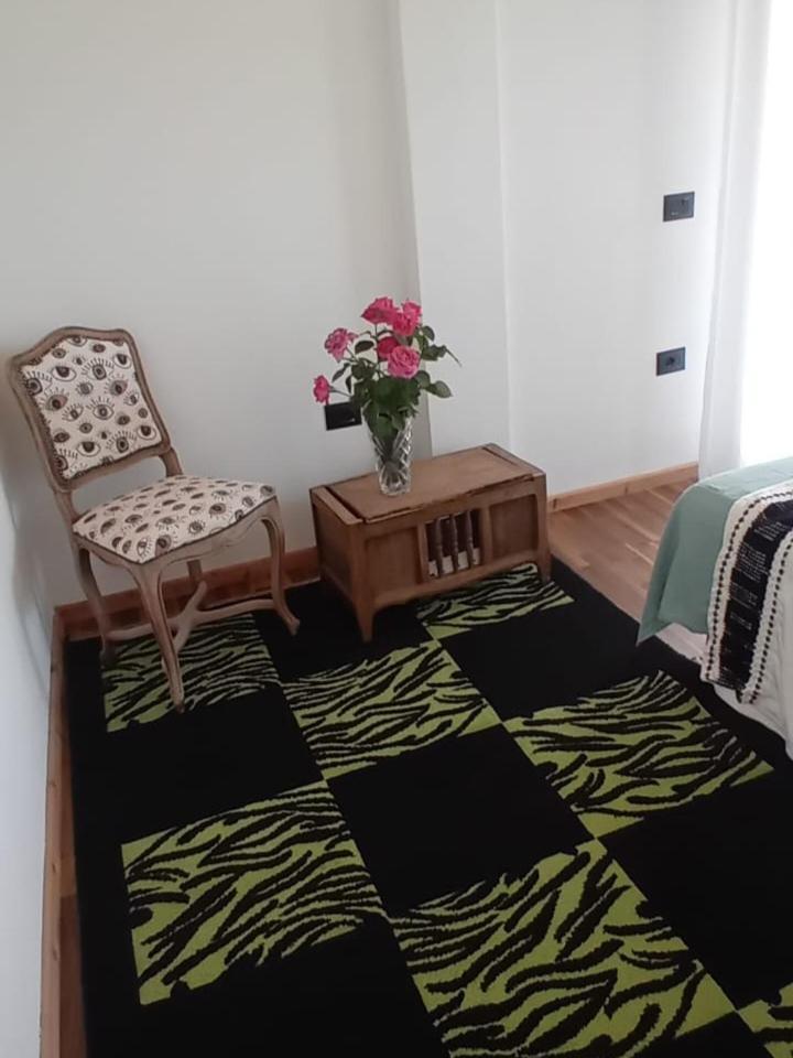 Elira House Pensjonat Rrashbull